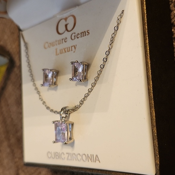 2ctw CZ Emerald Cut Earring & Necklace Box Set NWT - Picture 4 of 8